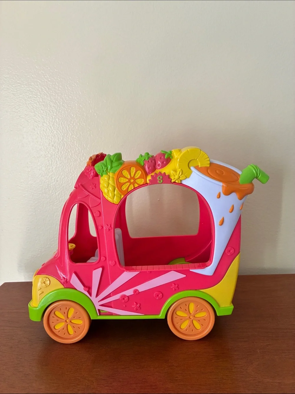 Shopkins Shoppies Groovy Smoothie Juice Truck
